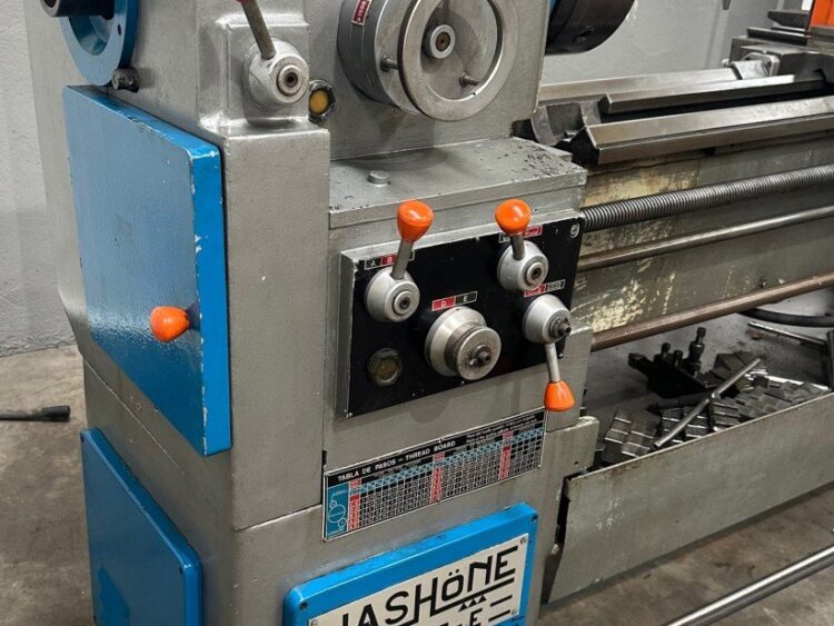 Alternative view of Torno Jashone M 215-E, 1600 mm e.p., volteo 440 mm