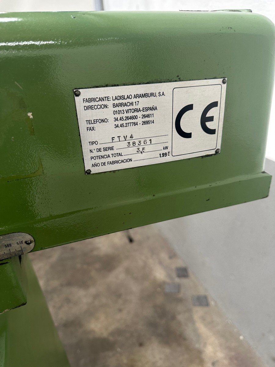 Fresadora Lagun FTV4, cabezal variable y mesa amplia - Imagen 10