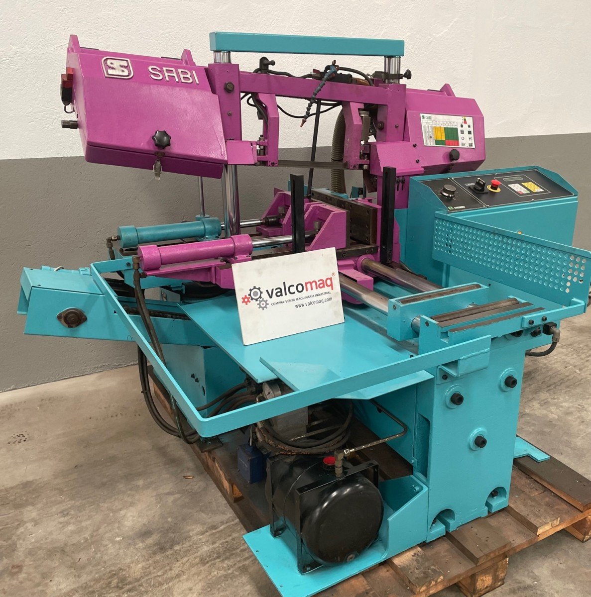 Sierra automática Sabi PBS 250A con CNC