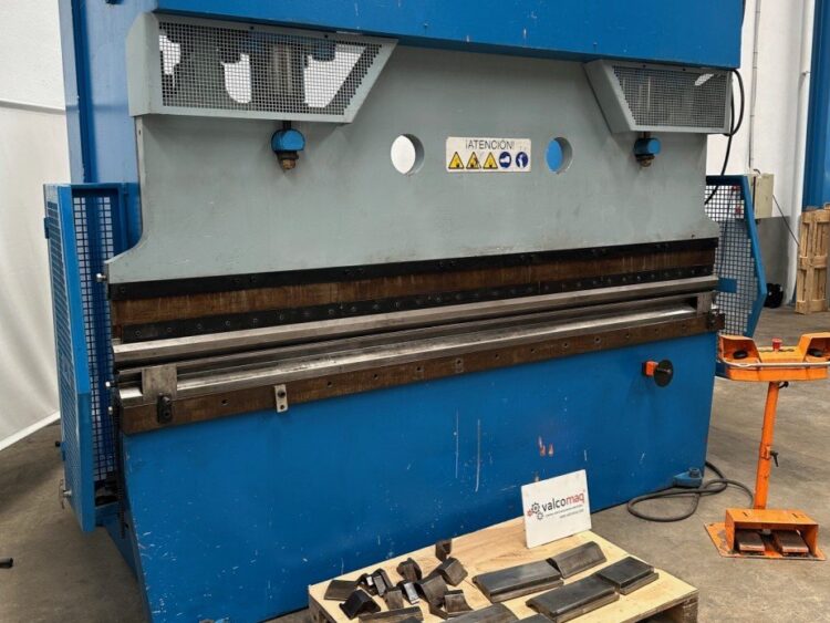 Plegadora Hidráulica Axial PHA 1703 de 3050 mm x 170 toneladas