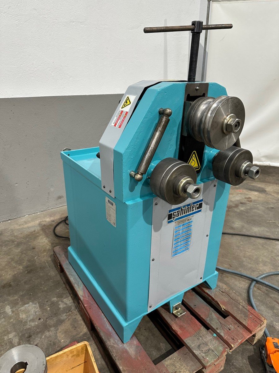 Máquina Curvadora motorizada de perfiles y tubos Sahinler PK-35 S - Imagen 3