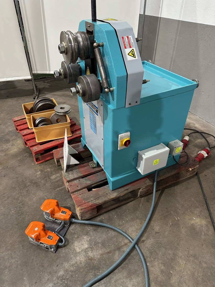 Máquina Curvadora motorizada de perfiles y tubos Sahinler PK-35 S - Imagen 8