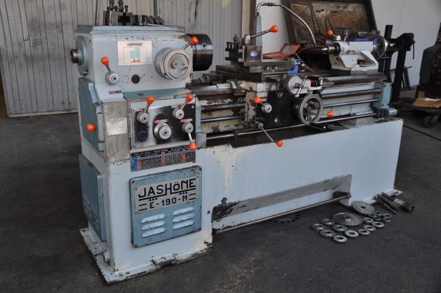 Alternative view of Jashone M190-M Lathe – 1000 mm between centers