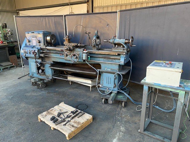 Alternative view of Cumbre 024 Lathe – 1500 mm between centers