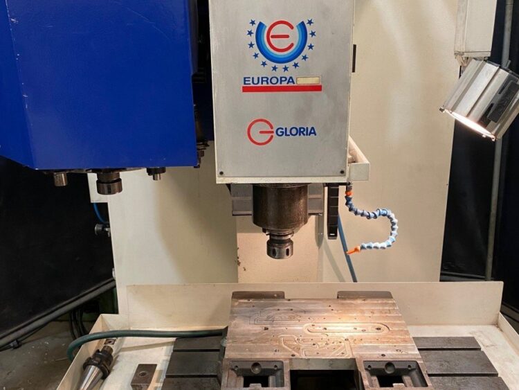 Alternative view of Gloria Europa Machining Center with CNC ECS 2801