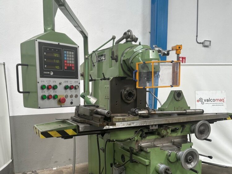 CME FU3 CM Universal Milling Machine with Ram Head
