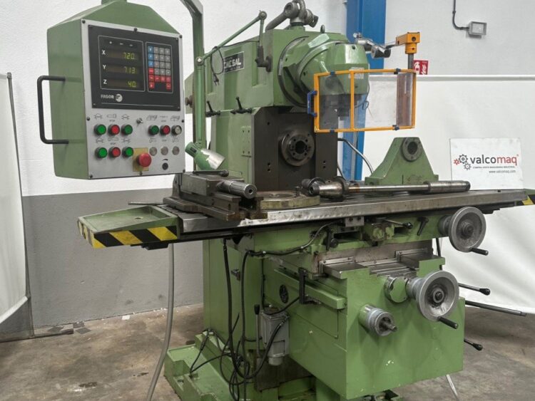 Alternative view of CME FU3 CM Universal Milling Machine with Ram Head