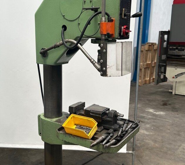 Alternative view of Ibarmia SX 32 Column Drill
