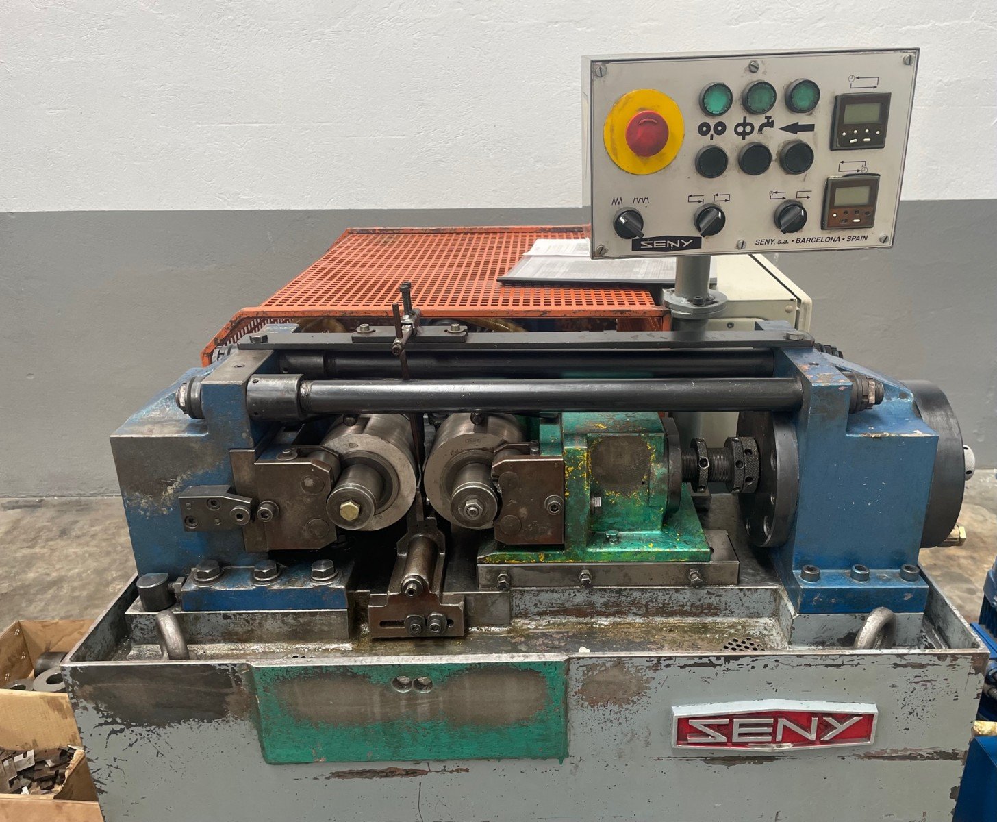 Seny D-44 EH Hydraulic Thread Rolling Machine with 2 Rolls - Image 3