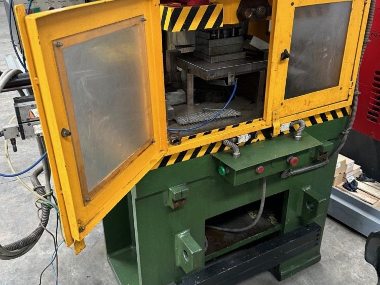 Alternative view of BELT 80-Tns Eccentric Press with Pneumatic Clutch