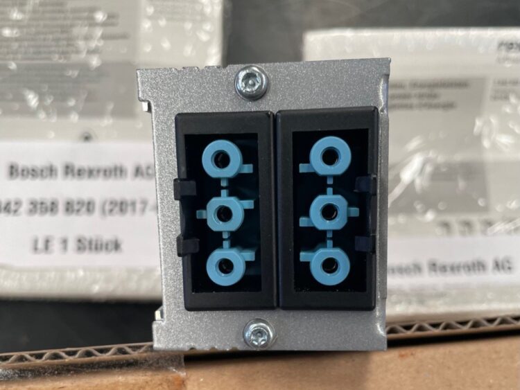 Alternative view of Material Rexroth Driver–Control Training MNR 3841055145 con Verteilerblock