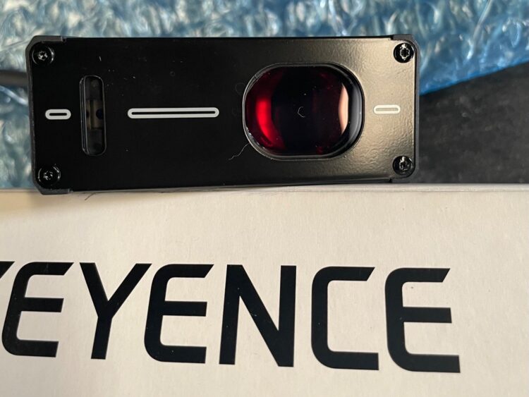 Alternative view of Sensor Láser Keyence IL-300 de Alta Precisión