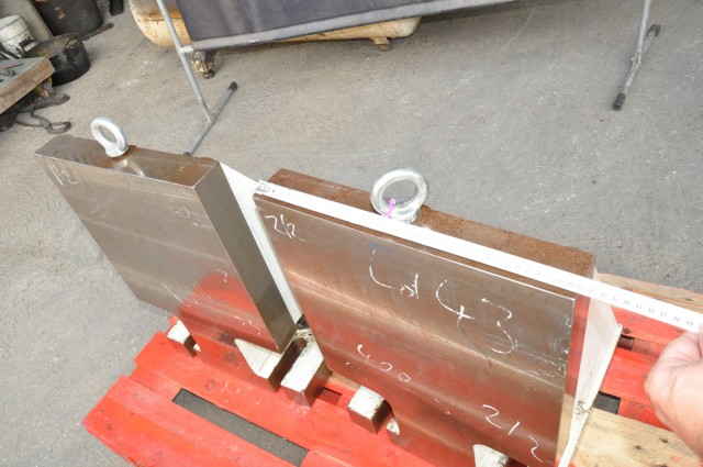 Alternative view of Pair of Milling/Boring Machine Squares 400×400×600 mm (Like-New)