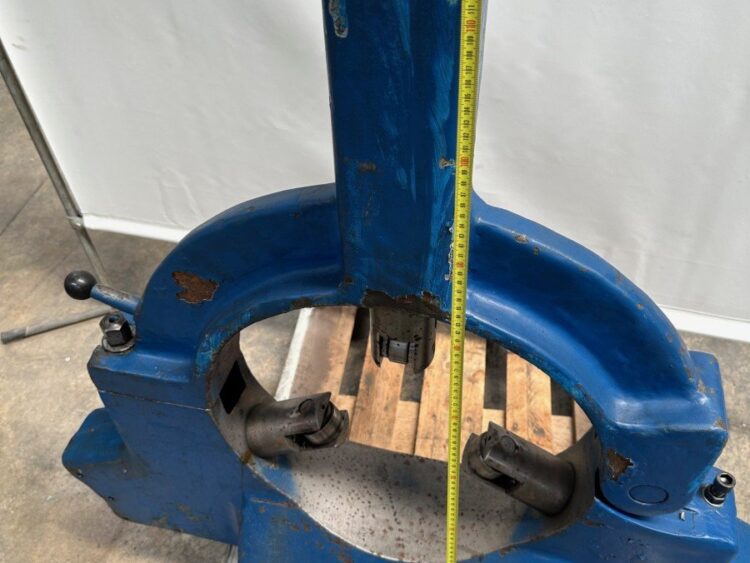 Alternative view of Rayzan Large Steady Rest with 500 mm x 500 mm