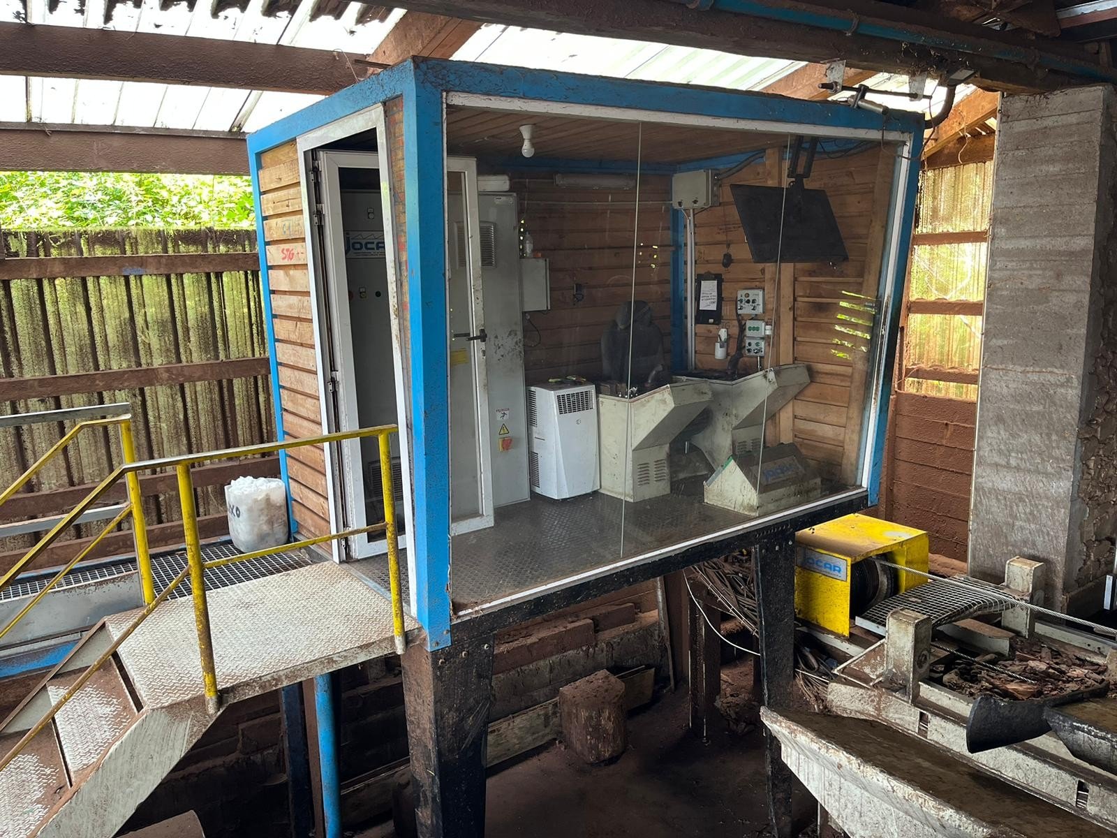 Conjunto de Carro–Charriot Jocar 30P900 con Sierra de Cinta Bicorte 1250/165 + Cabina Cerrada - Imagen 5