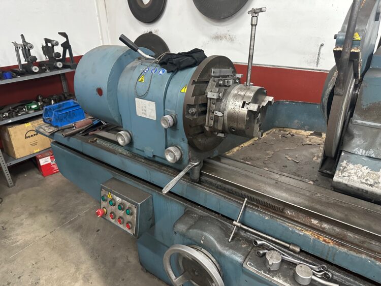 Alternative view of ROBBI REX 1500 crankshaft grinding machine
