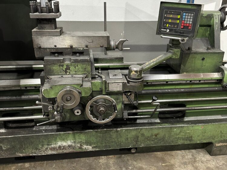 Alternative view of Torno Geminis GE 1000 de 2000 mm entre Puntos con Visualizador de Cotas