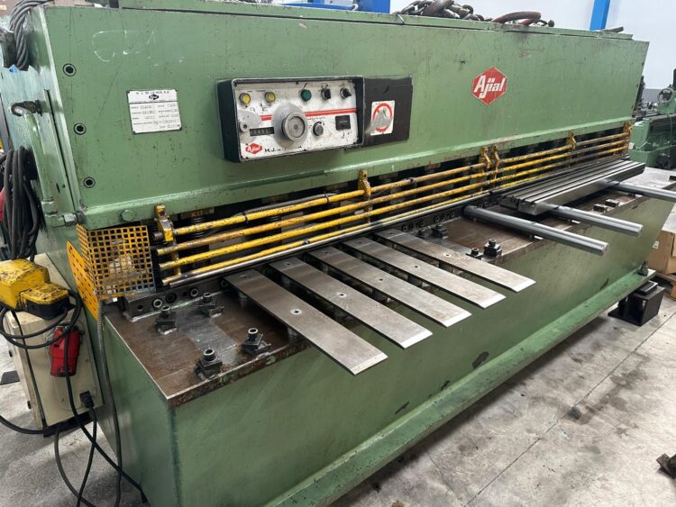 Alternative view of Cizalla Hidráulica Ajial CS 630 de 3050 × 6 mm con Corte Pendular