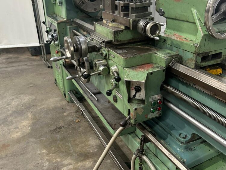 Alternative view of Torno Lacfer C-R-1E-155 × 2,5 m con Agujero de Caña 155 mm y Doble Plato