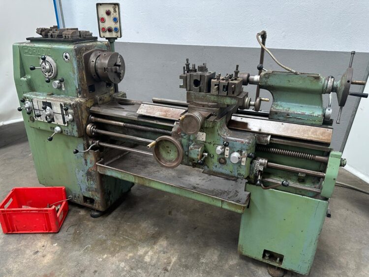 Torno Foradia OM 180 con 1.000 mm entre Puntos y 12 Velocidades