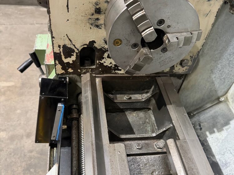 Alternative view of Torno Pinacho Latino L1 225 × 1600 mm con Visualizador de Cotas