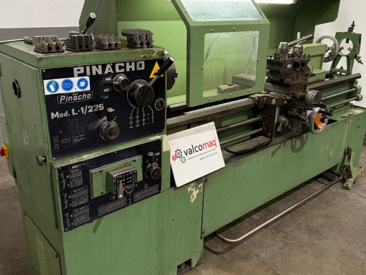 Alternative view of Pinacho L1 225 Lathe 1600 mm Between Centers with Steady Rest