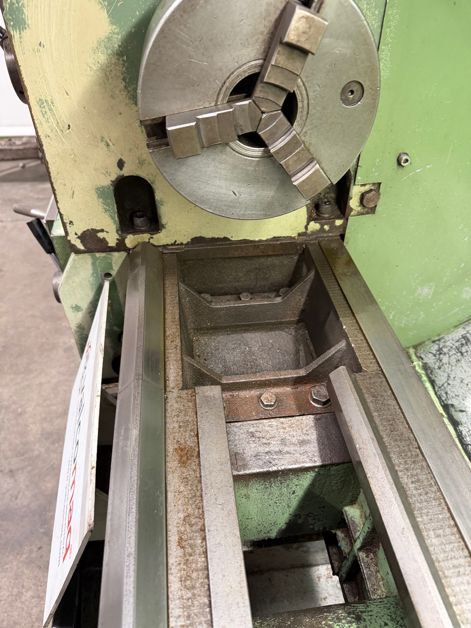 Pinacho L1 225 Lathe 1600 mm Between Centers with Steady Rest - Image 3