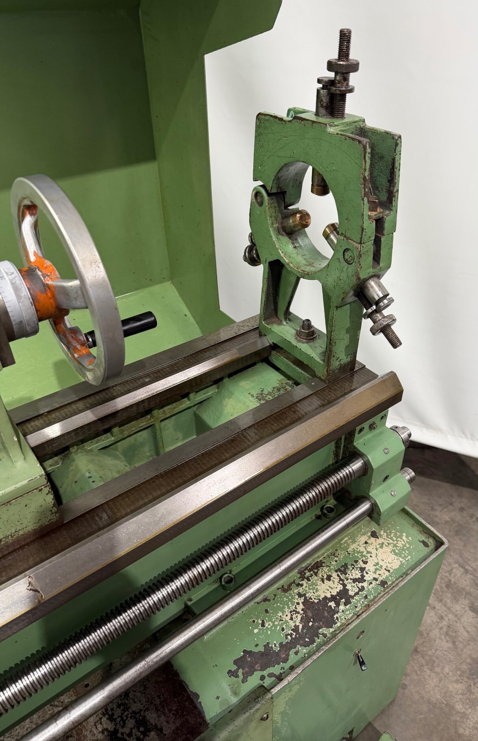Pinacho L1 225 Lathe 1600 mm Between Centers with Steady Rest - Image 7