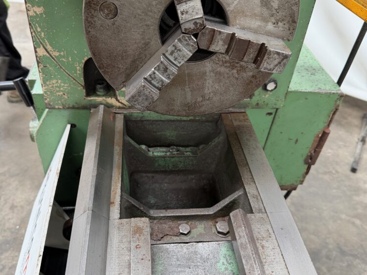 Alternative view of Pinacho L1 225 Lathe 1600 mm b.c. with Steady Rest