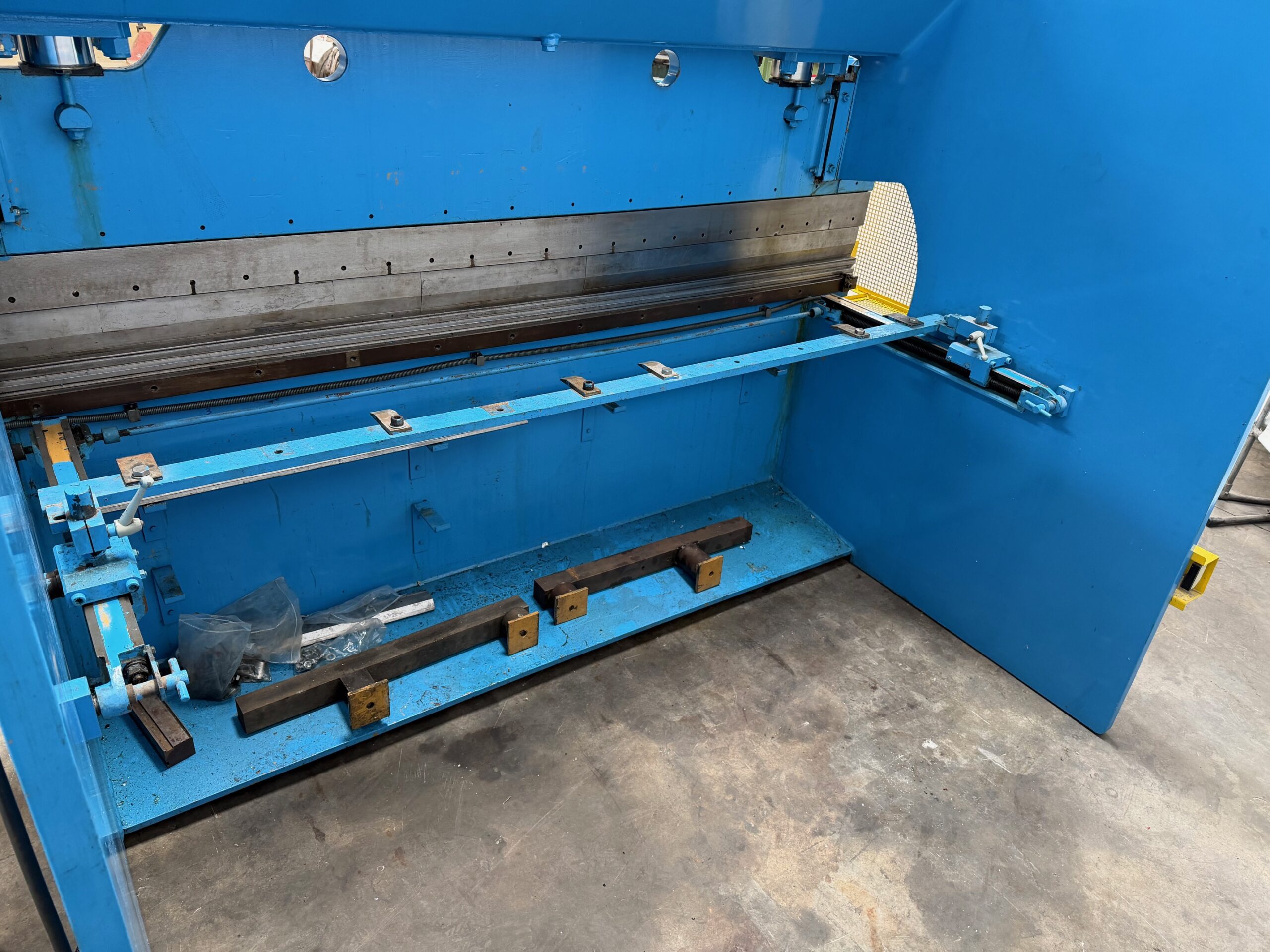 Ajial PPH 65T Hydraulic Press Brake 2550 mm - Image 7