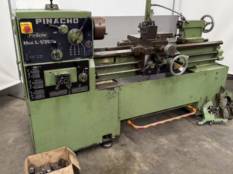 Torno Pinacho L1 200 × 1150 mm con Luneta Fija y Móvil