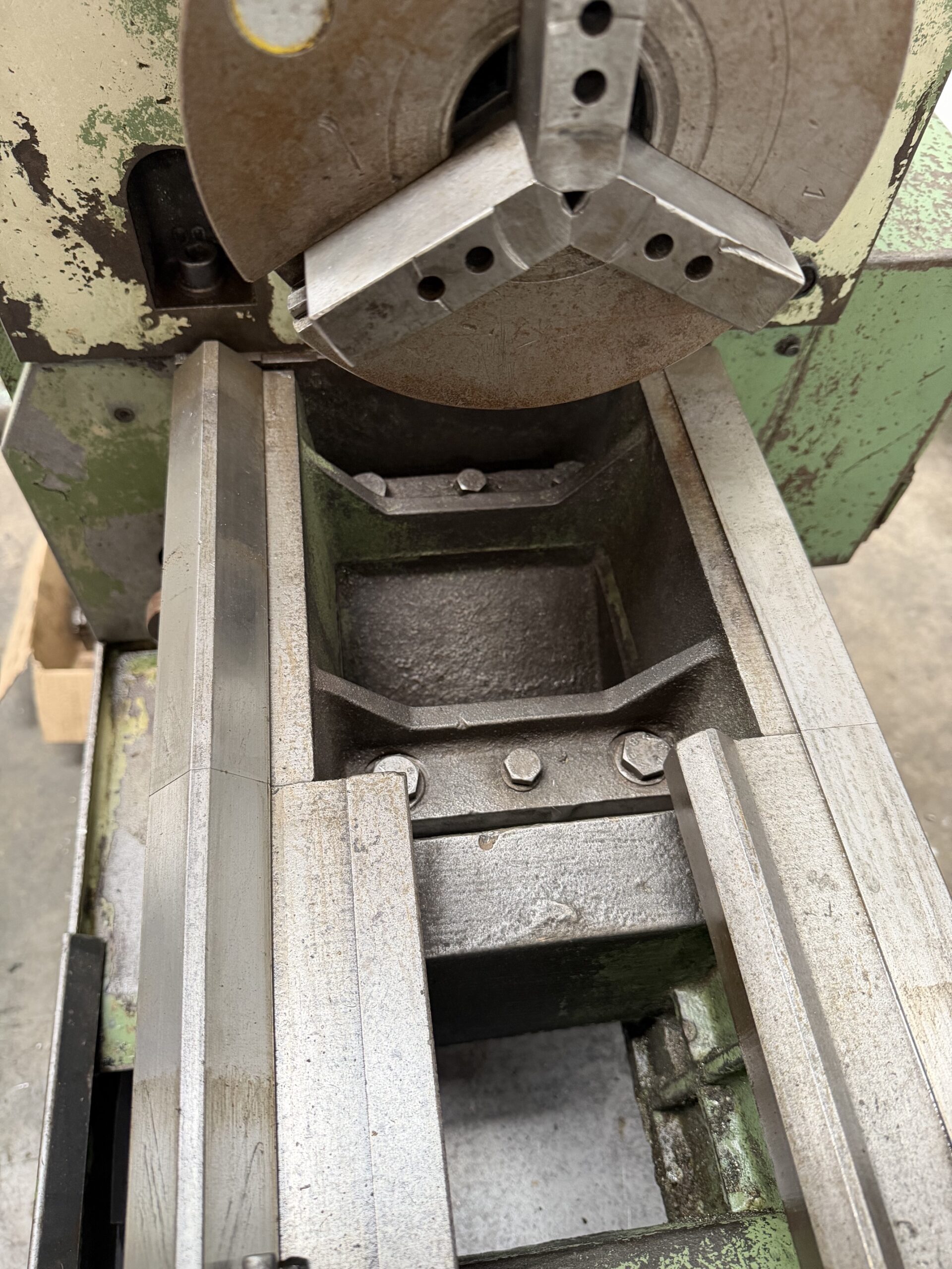 Torno Pinacho L1 200 × 1150 mm con Luneta Fija y Móvil - Imagen 6