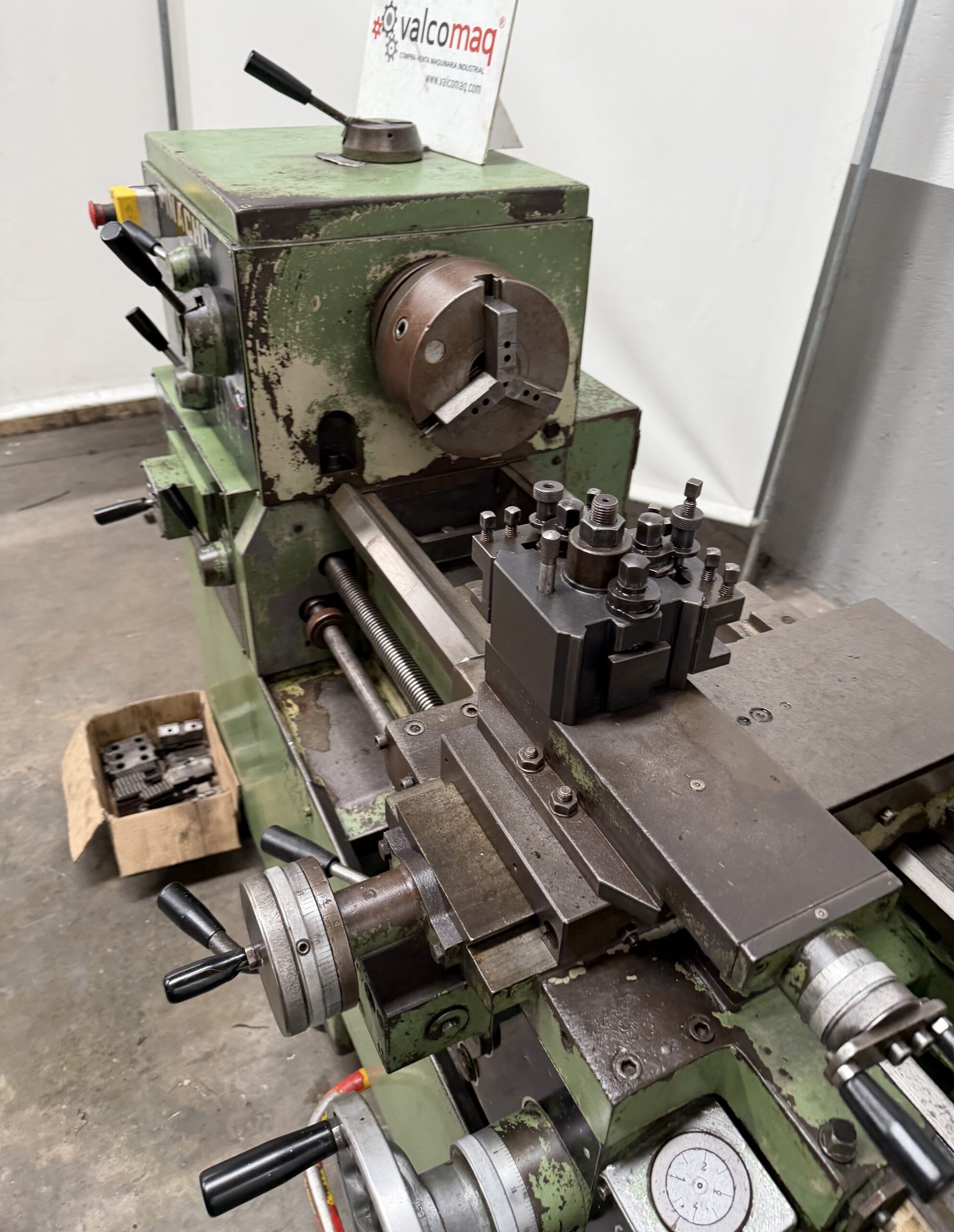 Torno Pinacho L1 200 × 1150 mm con Luneta Fija y Móvil - Imagen 10