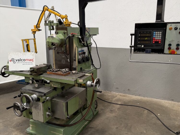 Fresadora Universal MRF 115 con Cabezal Huron ISO 40 y Visualizador Fagor