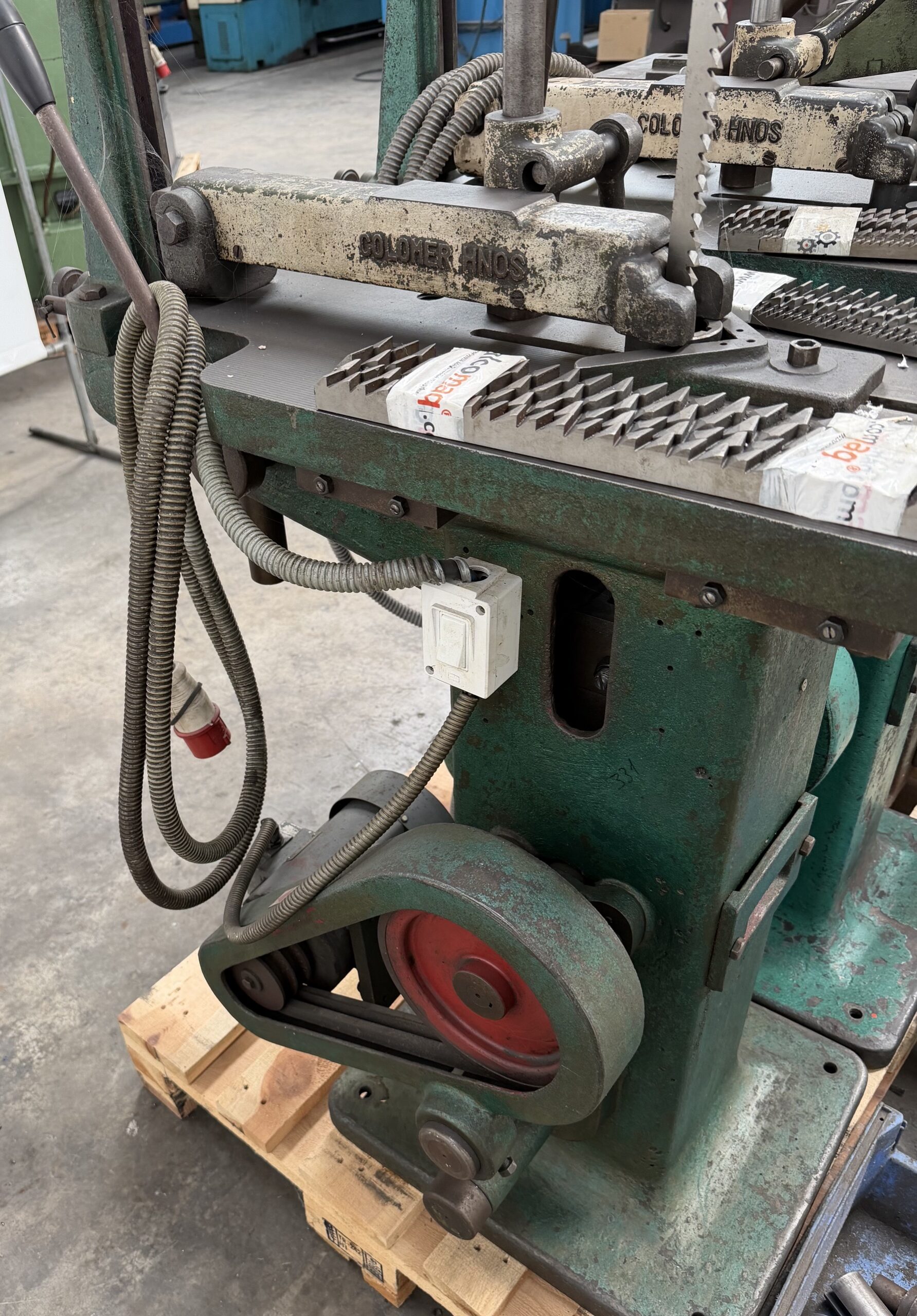 Colomer Vertical Broaching / Slotting Machine for Keyways - Image 3