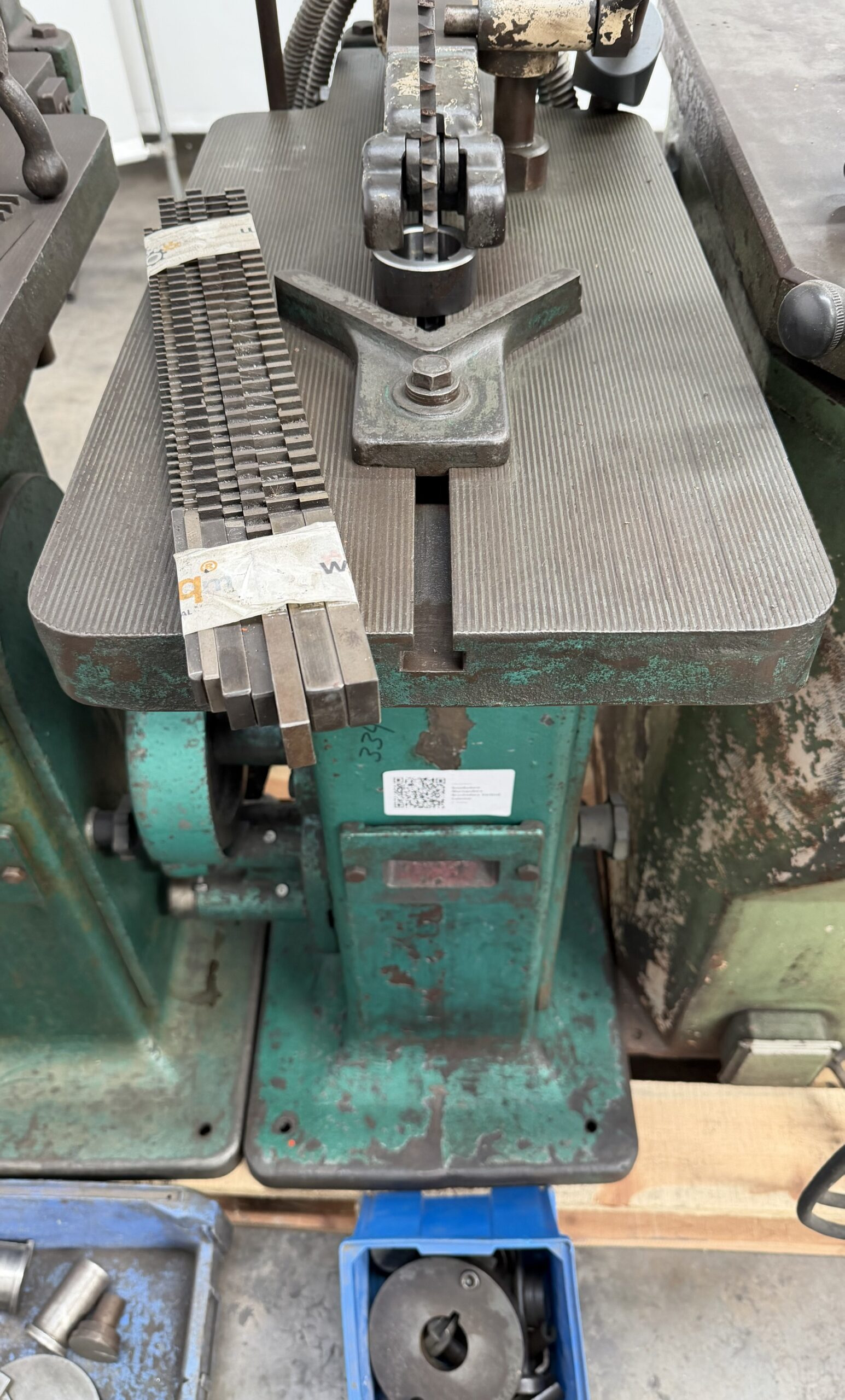 Colomer Vertical Slotting / Keyway Broaching Machine - Image 3