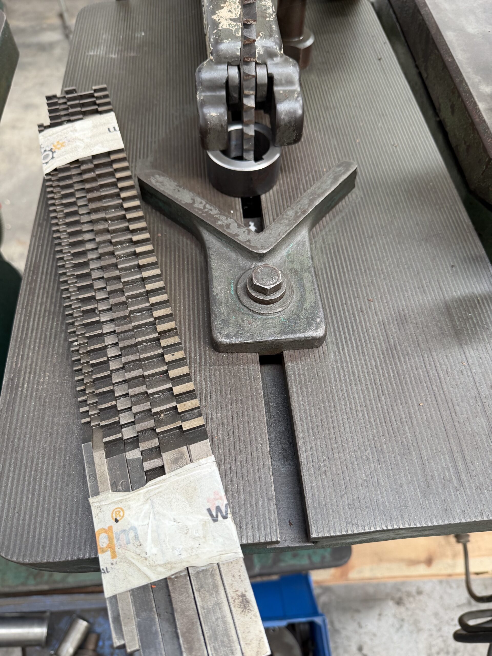 Colomer Vertical Slotting / Keyway Broaching Machine