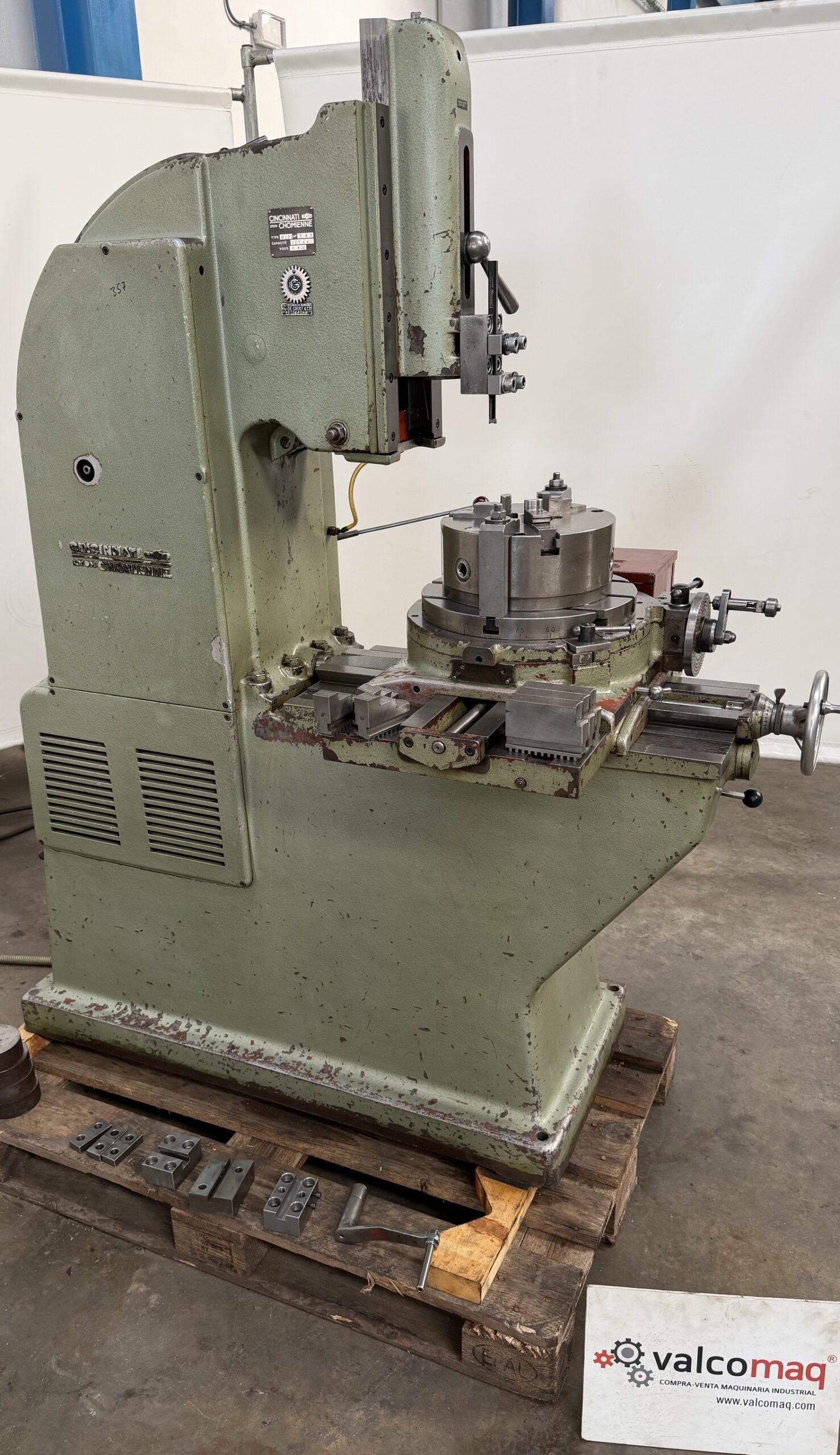 Cincinnati M127 Slotting Machine with Integrated Dividing Table - Image 4