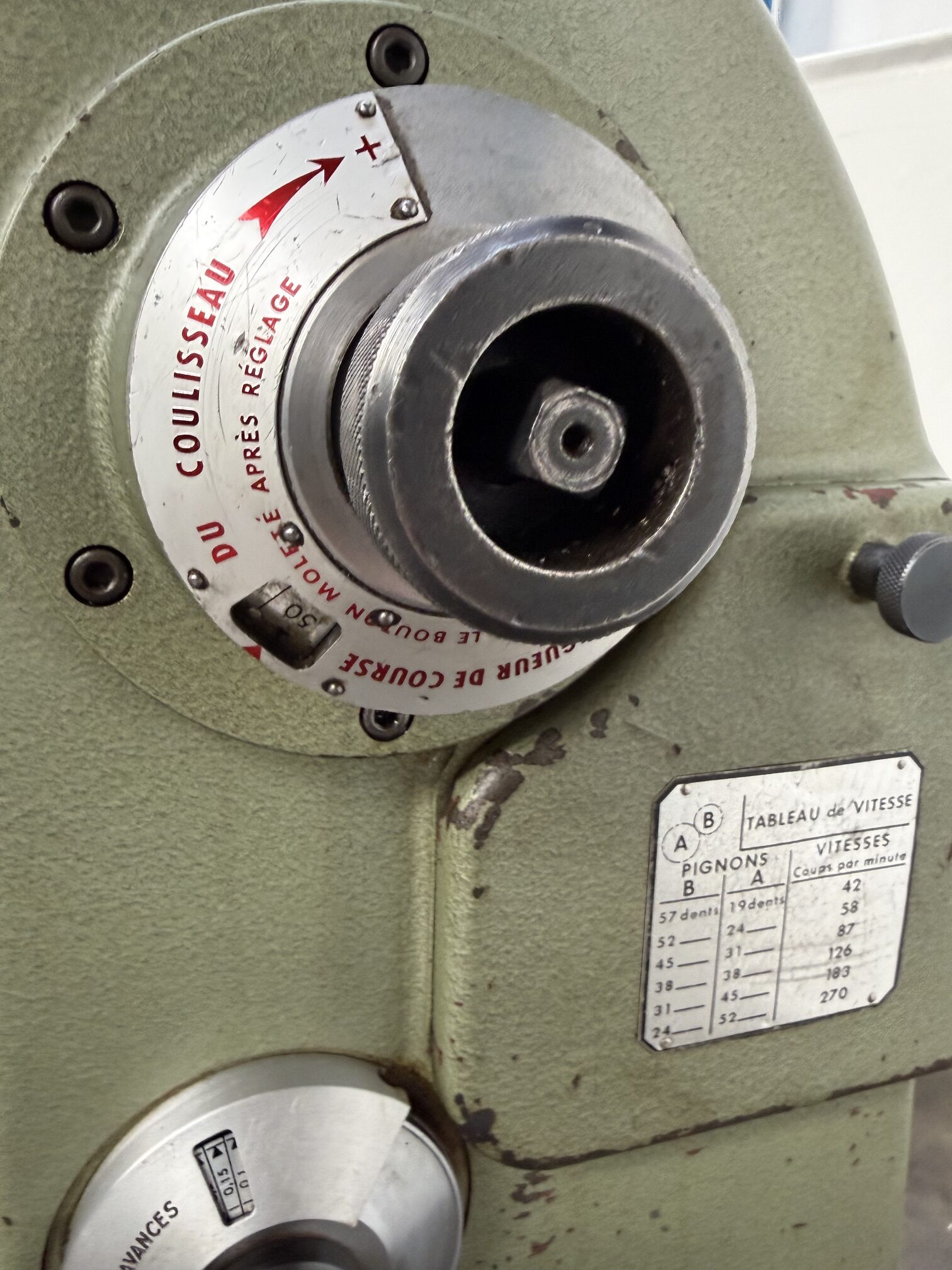Cincinnati M127 Slotting Machine with Integrated Dividing Table - Image 8