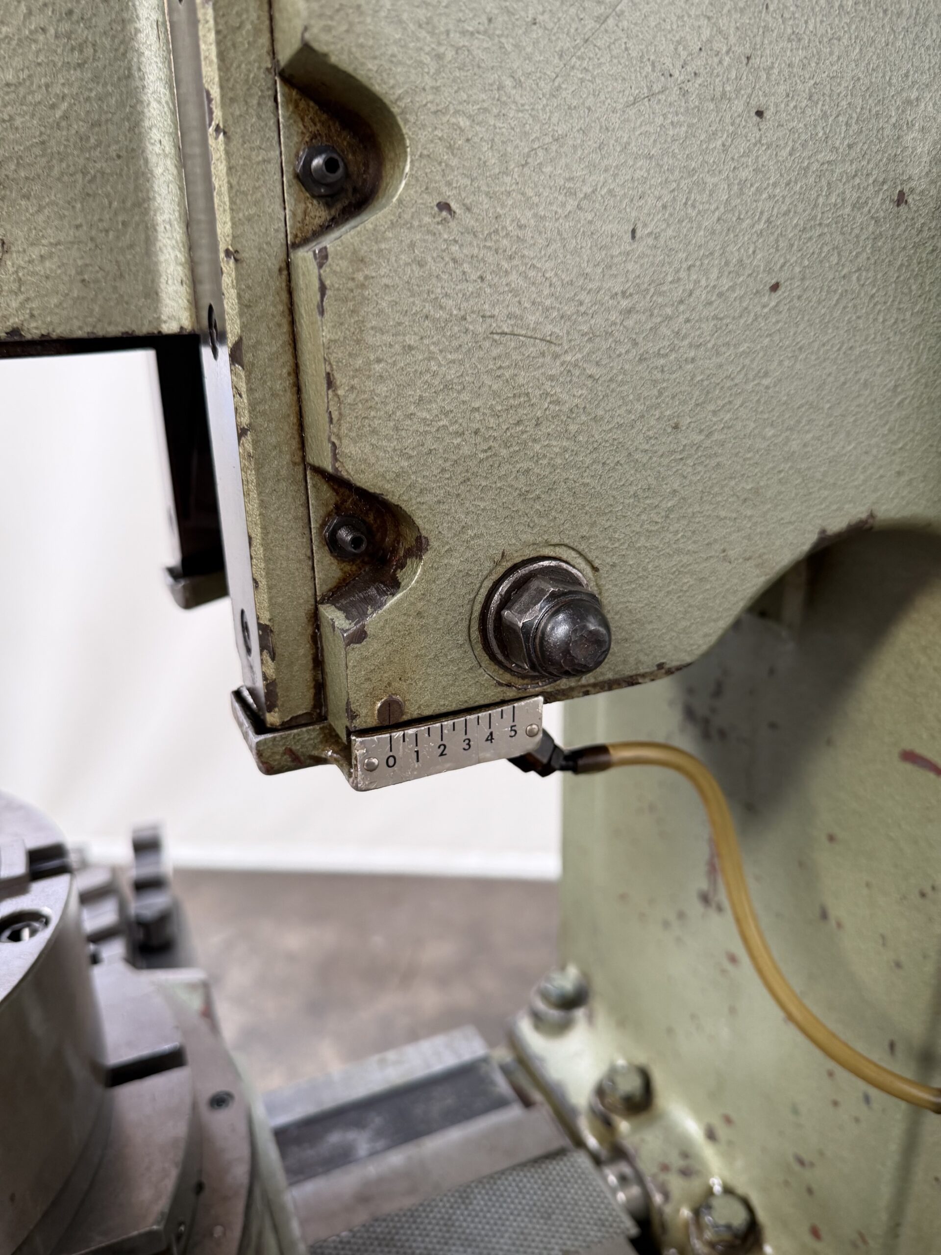 Cincinnati M127 Slotting Machine with Integrated Dividing Table - Image 9
