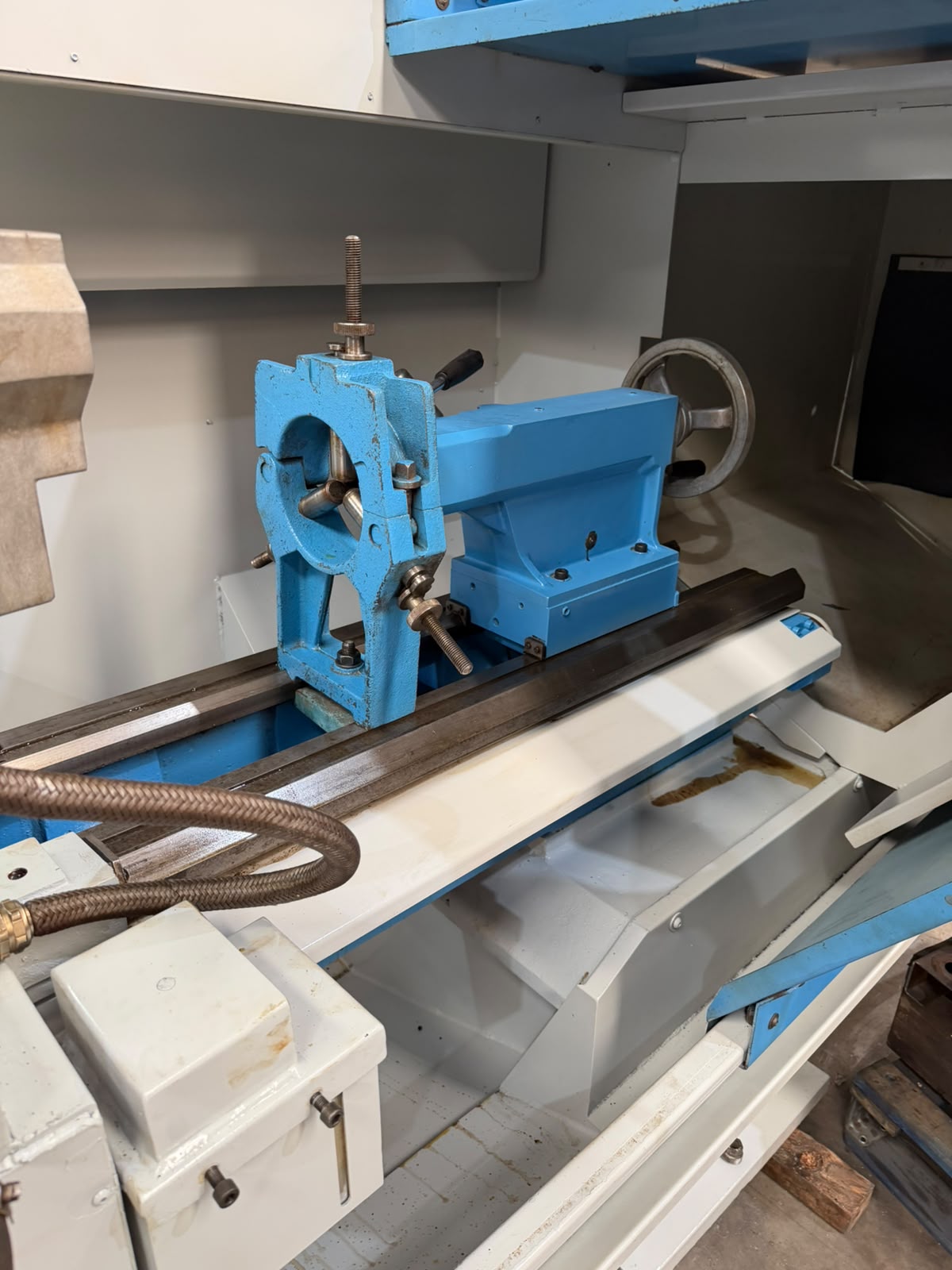 Pinacho Mustang 225 CNC Lathe 1600 mm Between Centers with Fagor 8055 - Image 6