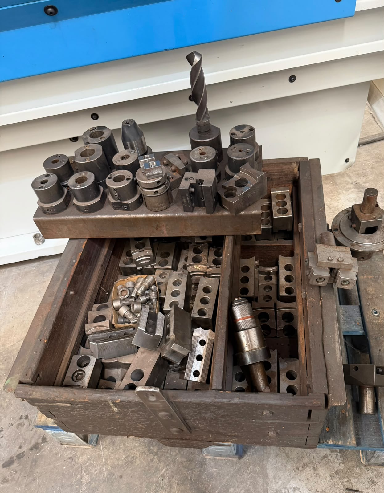 Pinacho Mustang 225 CNC Lathe 1600 mm Between Centers with Fagor 8055 - Image 13