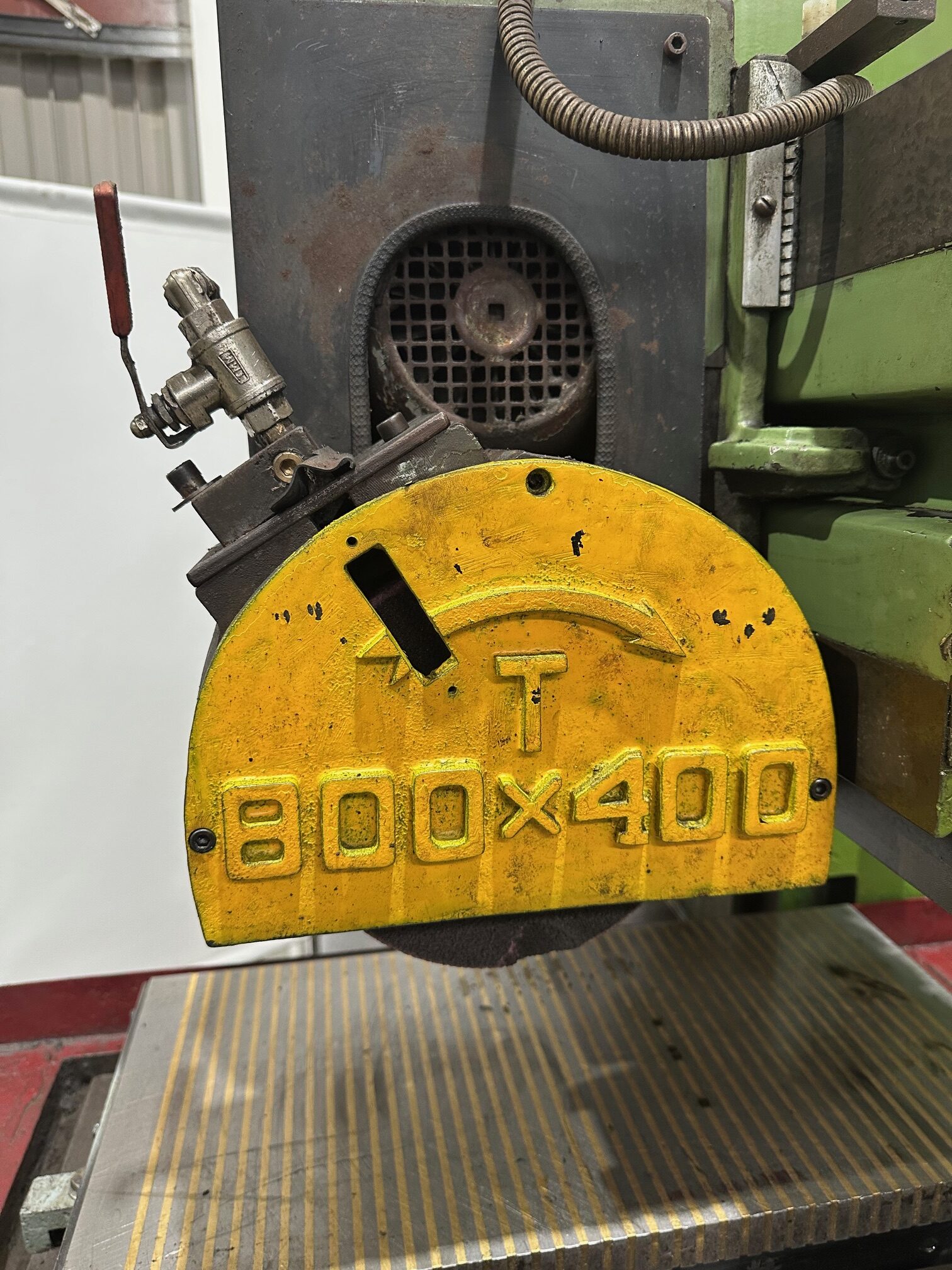 Rectificadora Tangencial Kair TM 800 × 400 con Plato Magnético - Imagen 3
