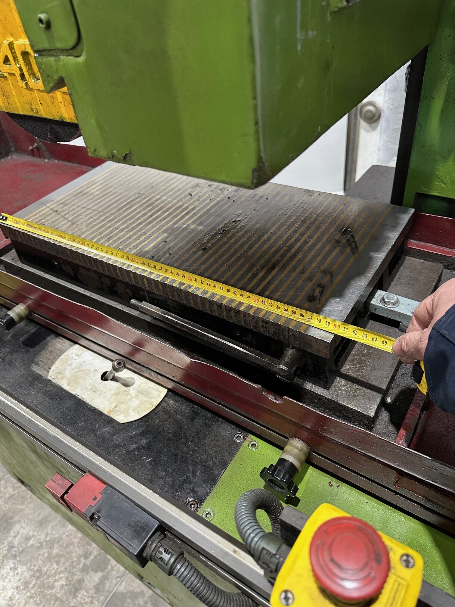 Rectificadora Tangencial Kair TM 800 × 400 con Plato Magnético - Imagen 5