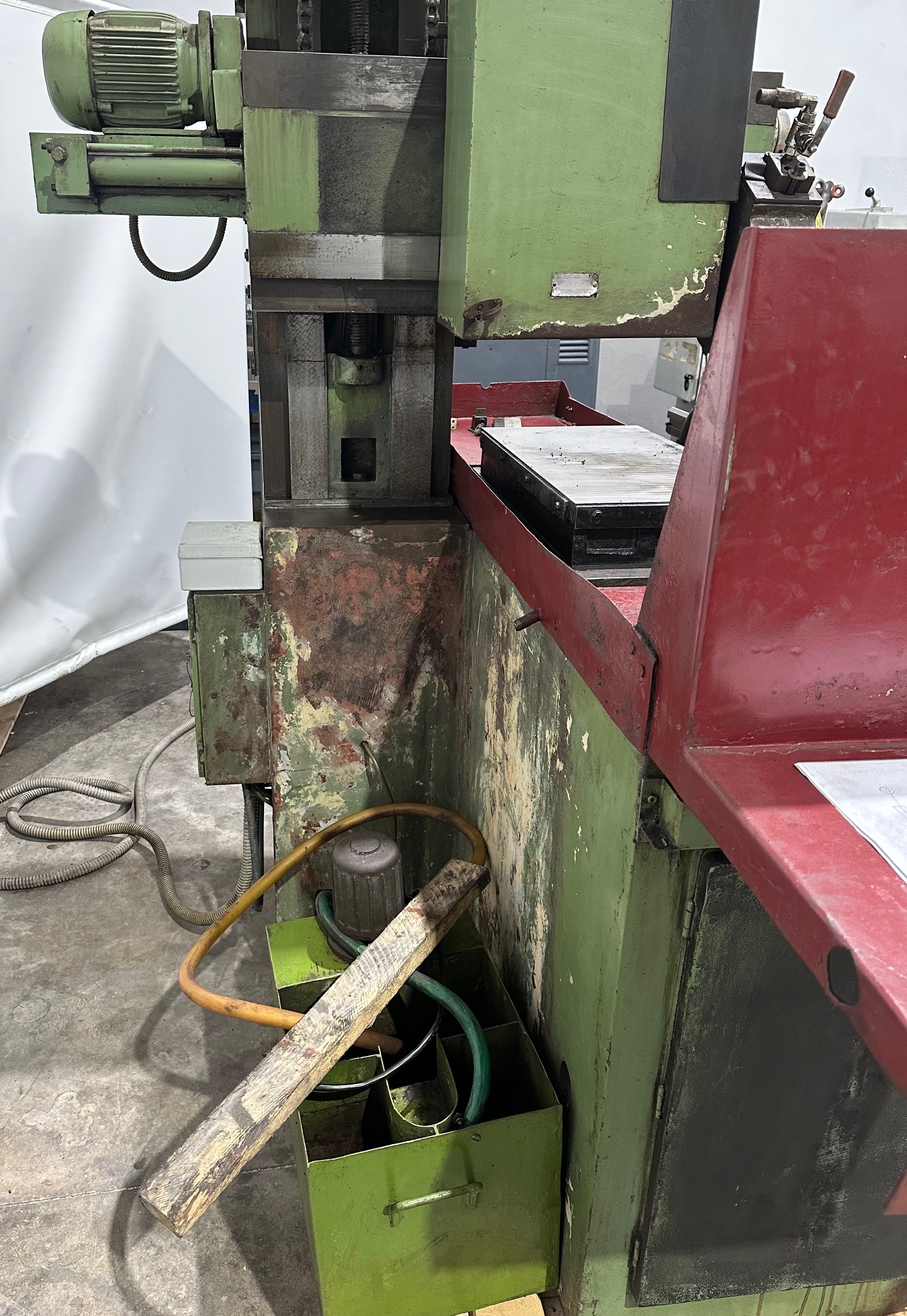 Rectificadora Tangencial Kair TM 800 × 400 con Plato Magnético - Imagen 8