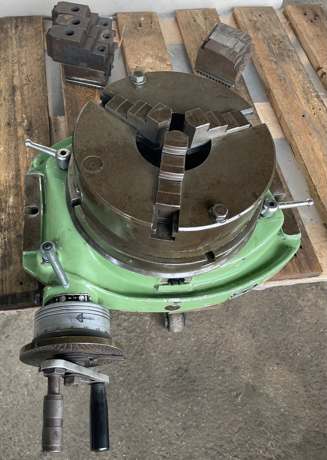 Zeatz PHGI 320 Universal Plain Dividing Head with 300 mm 3-Jaw Chuck - Image 2