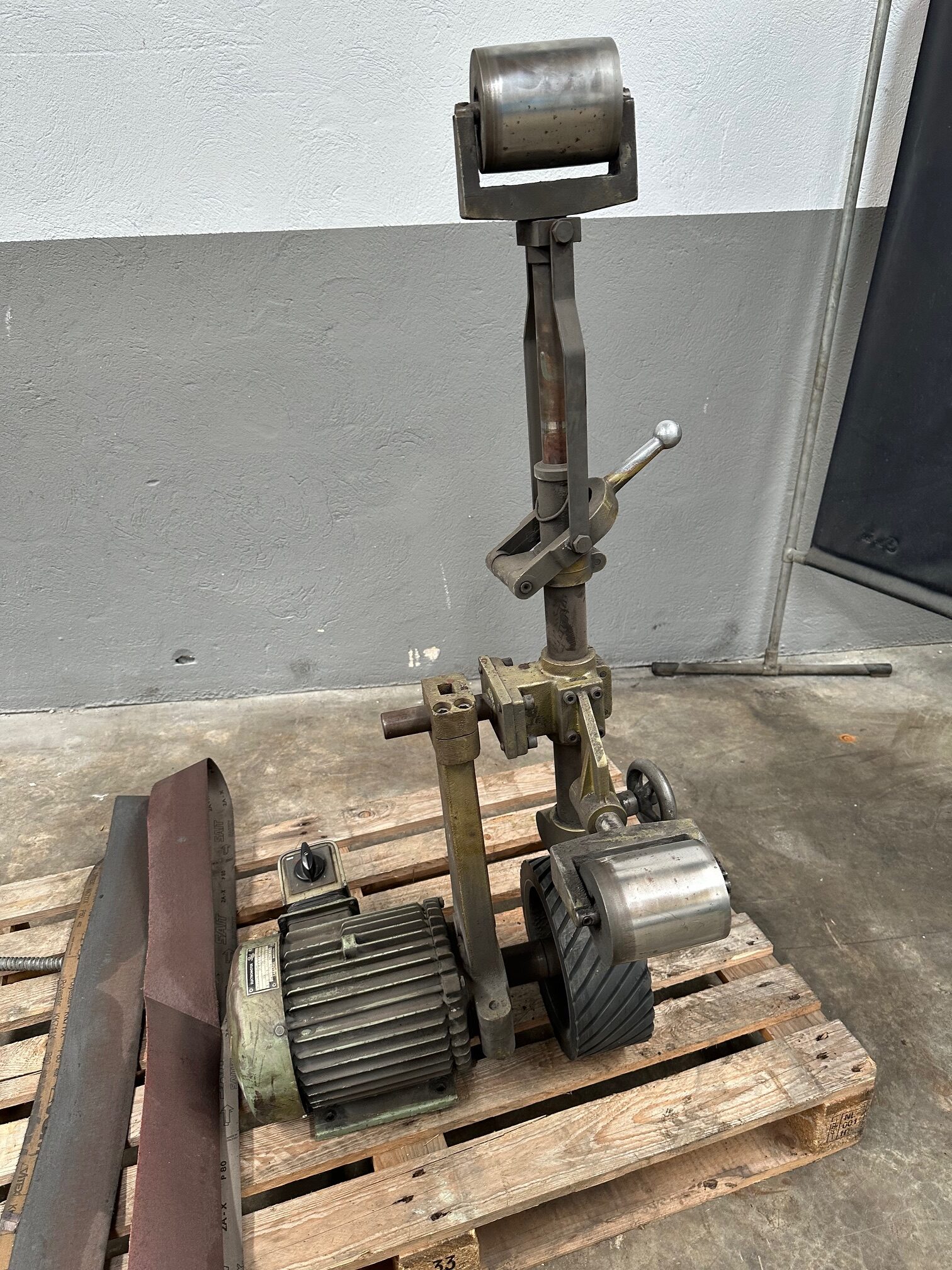 Brazo de Lijado y Pulido para Torno con Motor de 4 CV - Imagen 2
