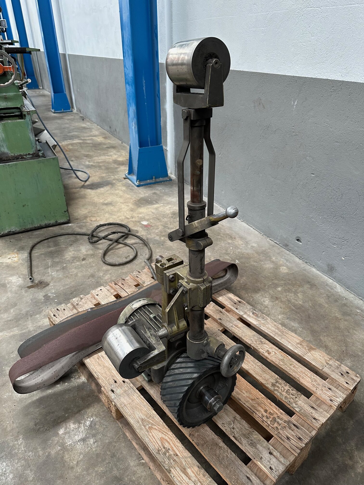 Brazo de Lijado y Pulido para Torno con Motor de 4 CV - Imagen 3