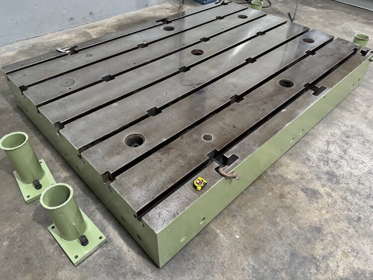 Industrial Welding and Assembly Table 2760 × 1960 mm
