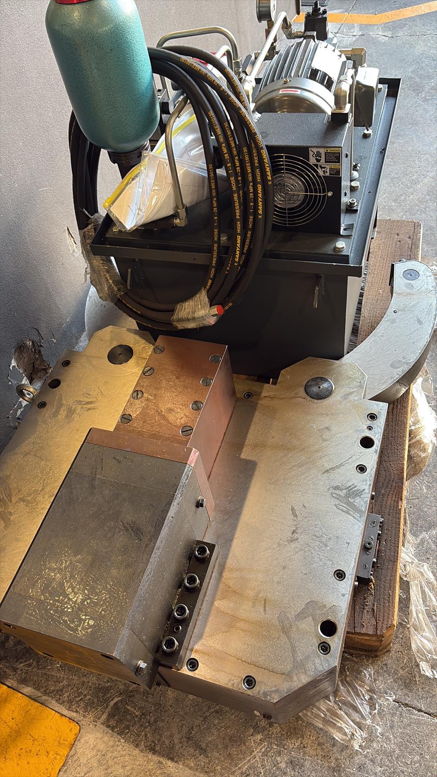 Luneta Hidráulica HSR-260/600-S/L CNC para Tornos de Gran Capacidad